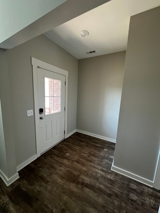 Foto del edificio - 1004 Henley Ln
