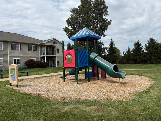 Building Photo - Hawk's Ridge Senior/Family Apartments
