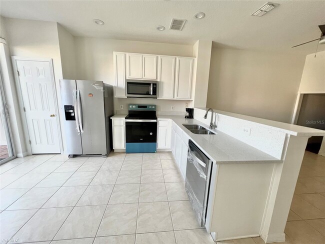 Building Photo - 3 br, 3 bath House - 5269 R Paradise Cay C...