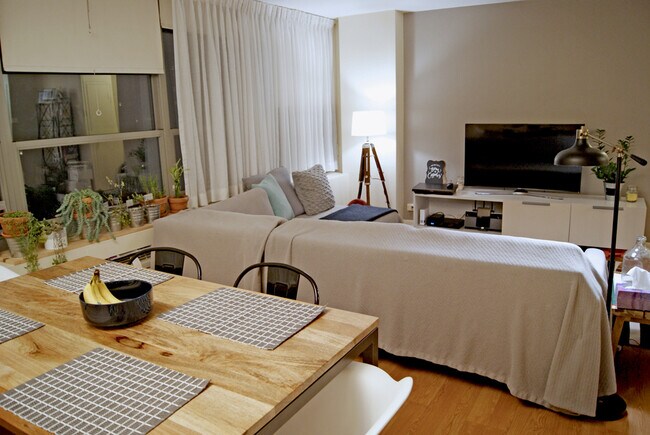 Foto del edificio - 3550 N Lake Shore Dr