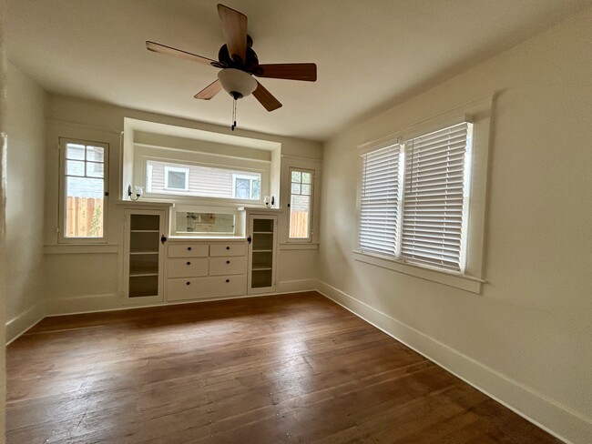 Dining Room - 3442 1st St