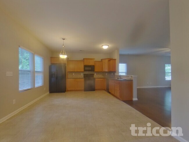 Foto del edificio - 1025 Joselynn Drive