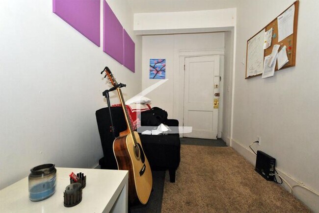 Building Photo - Sept 2026 -  Fantastic BU West / Packard's Corner 3 Bed on Brighton Ave.  Students Welcome!