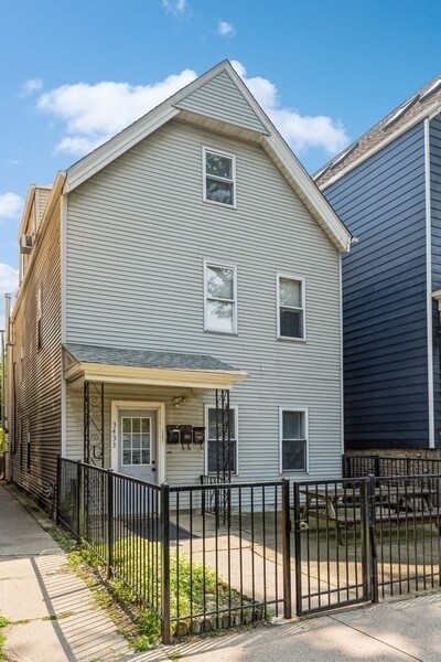 Primary Photo - 3433 N Paulina St