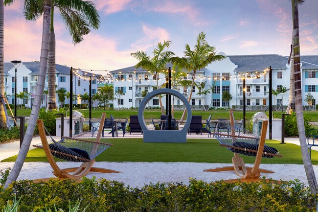 Building Photo - Elan Palm Reserve