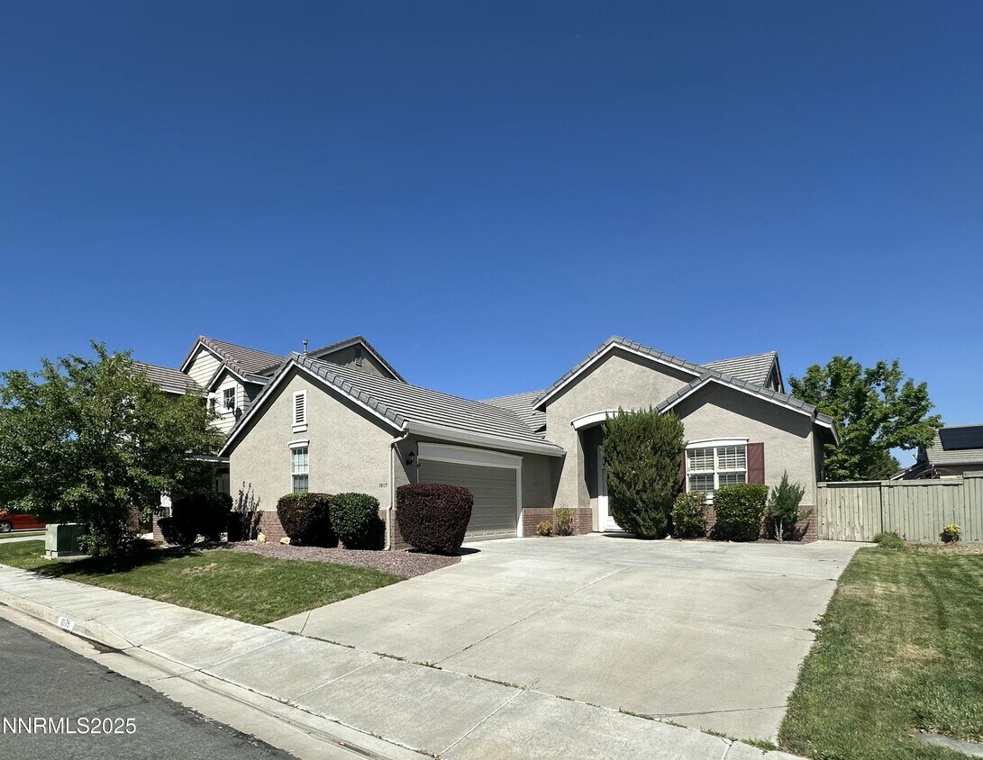 Foto principal - 10175 Coyote Creek Ct