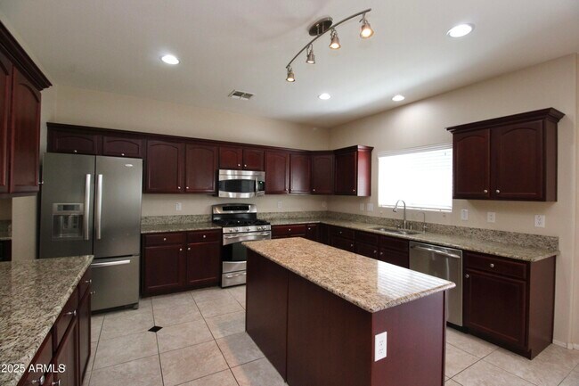 Building Photo - 4313 E Folgers Rd