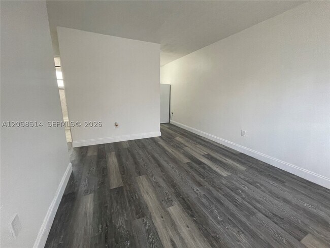 Foto del edificio - 15940 NE 19th Pl