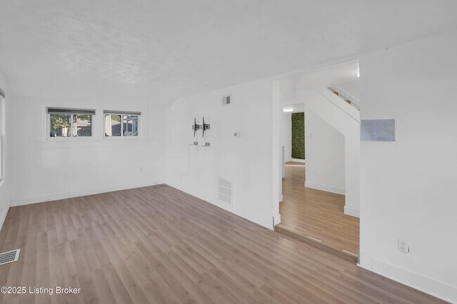 Foto del edificio - 120 E Ashland Ave