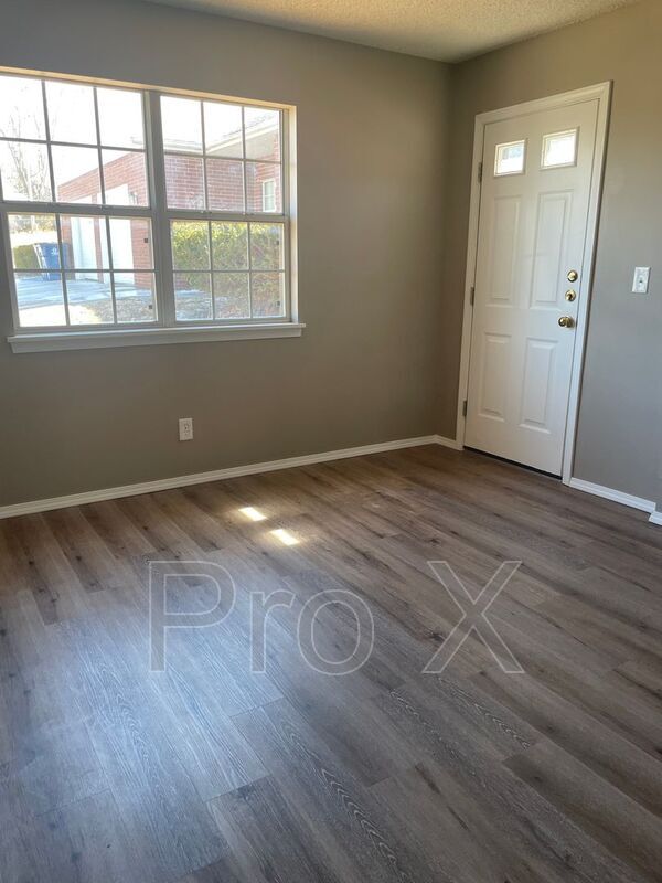 Foto principal - 3812 S Indiana Ave