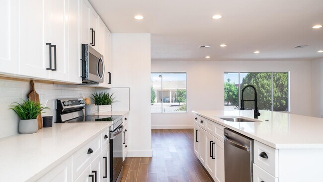 Building Photo - 14044 N Cameo Dr