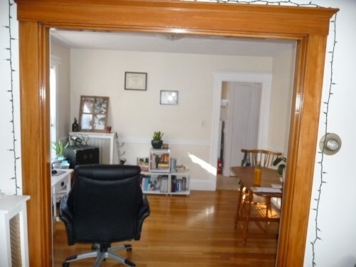 Foto del edificio - 93 Bartlett Ave