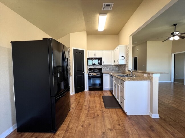 Building Photo - 407 Laney St