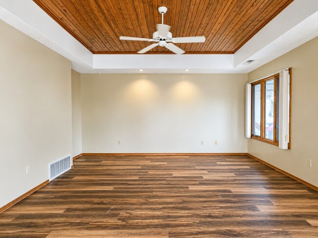 Foto del edificio - 510 E Elm St