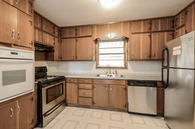 Foto del edificio - 118 Waverly Ave