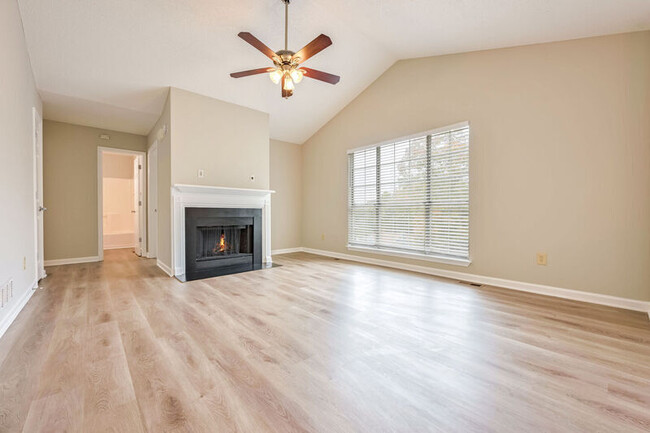 Foto del edificio - 2791 Willow Tree Overlook