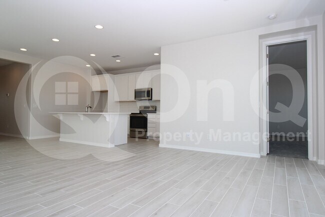 Foto del edificio - 1033 W Shannons Way