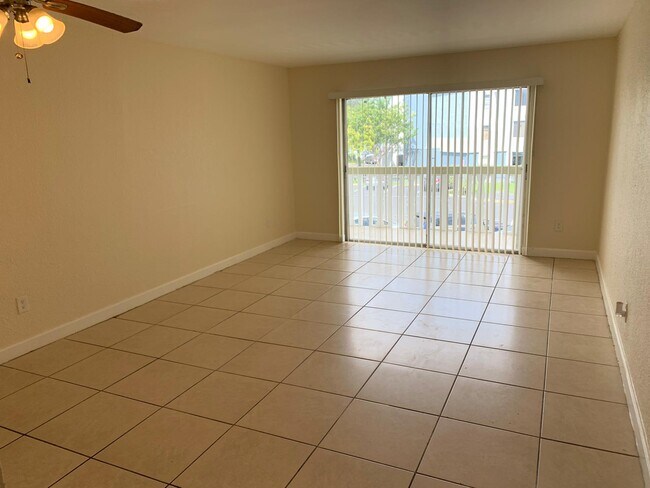 Foto del edificio - 15221 NE 6th Ave