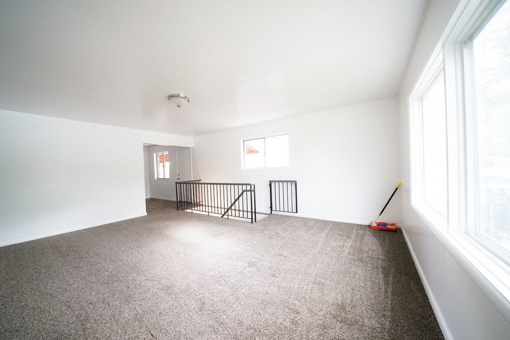 Foto principal - Huge unit with garage