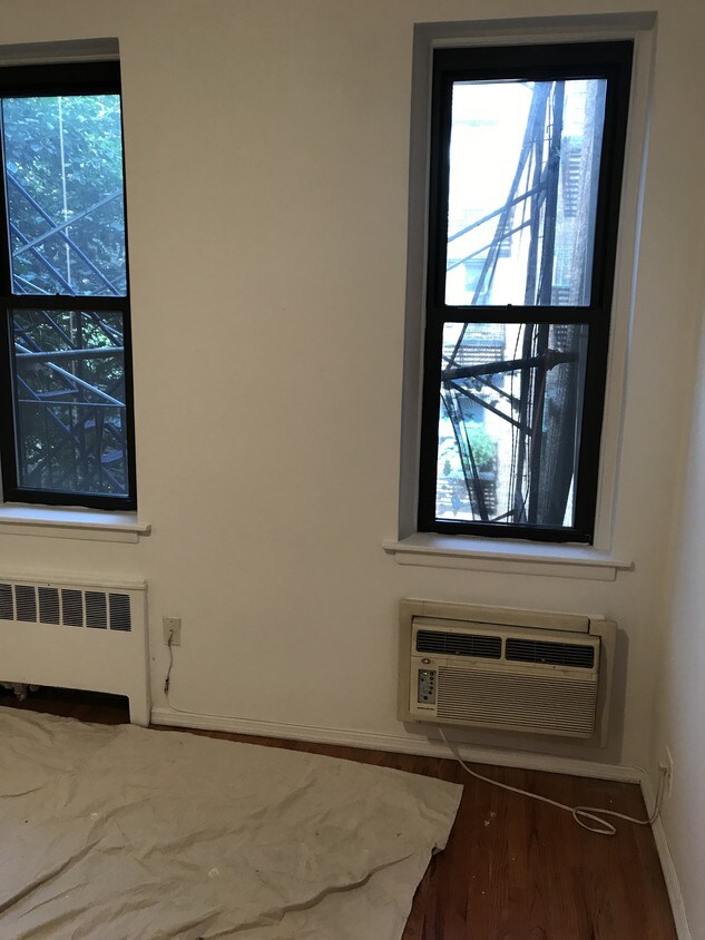 Foto principal - 341 E 76th St