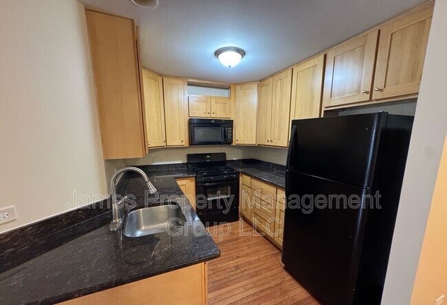 Foto del edificio - 1129 S Troy St