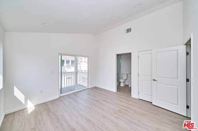 Foto del edificio - 830 S Norton Ave