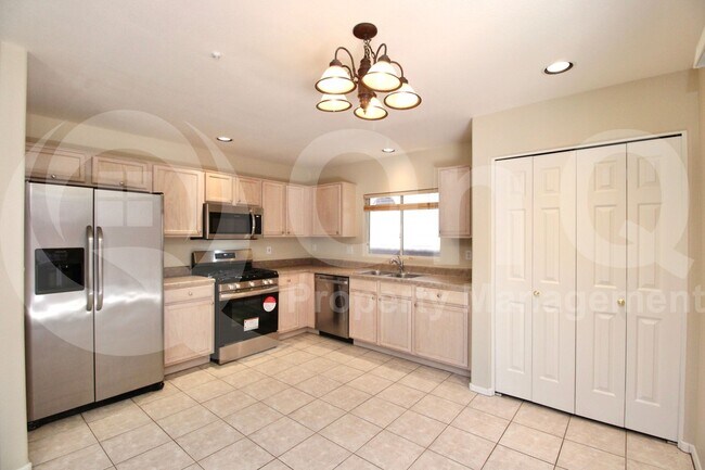 Foto del edificio - 7650 E Williams Dr