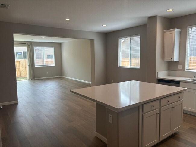 Building Photo - Brand New Three bedroom Home