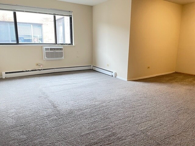 Building Photo - 525 W Deming Pl