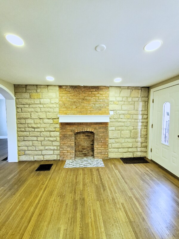 Foto del edificio - 90 E 8th Ave