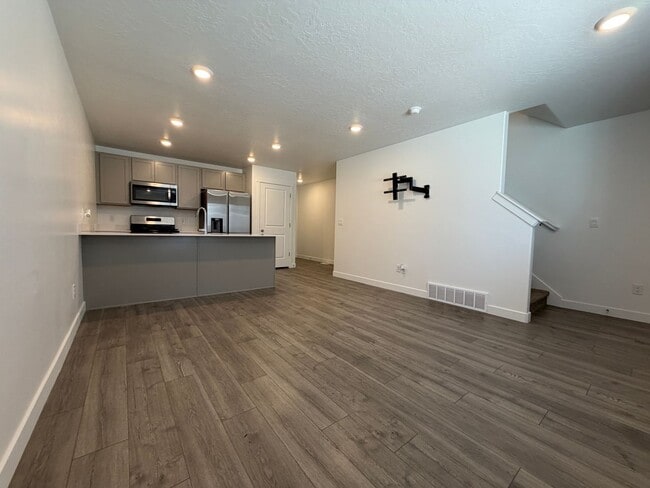 Building Photo - 1378 S 3640 E