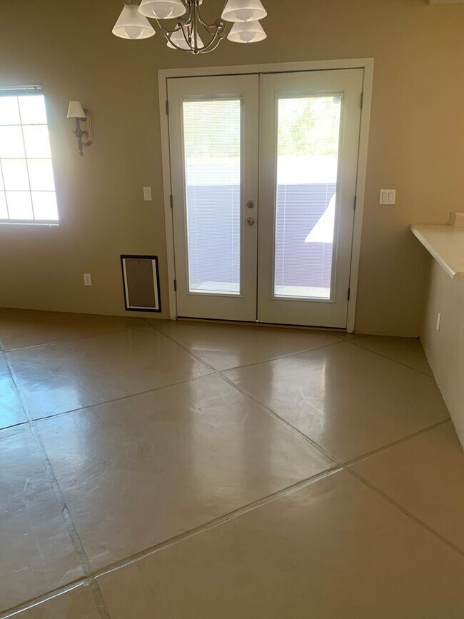 Foto del edificio - 2940 N Adelaide Farms Pl