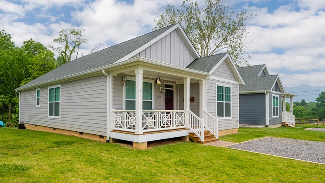 Foto del edificio - 1208 Seven Sisters Ln