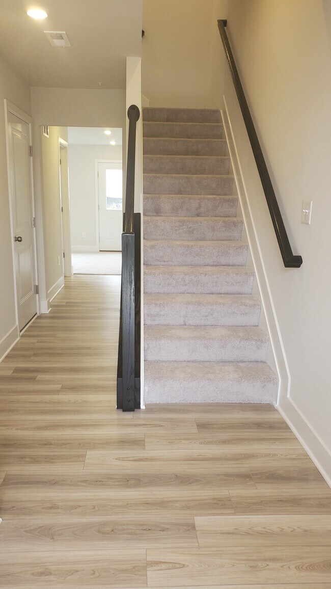 Foto del edificio - 1255 Greylock Ln