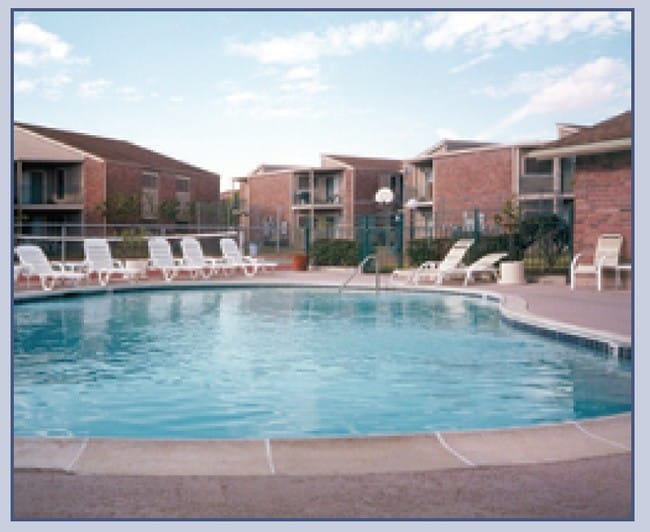 Pool - The Gables Apartments