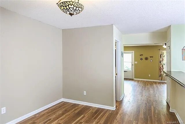 Foto del edificio - 1 Dogwood Ln