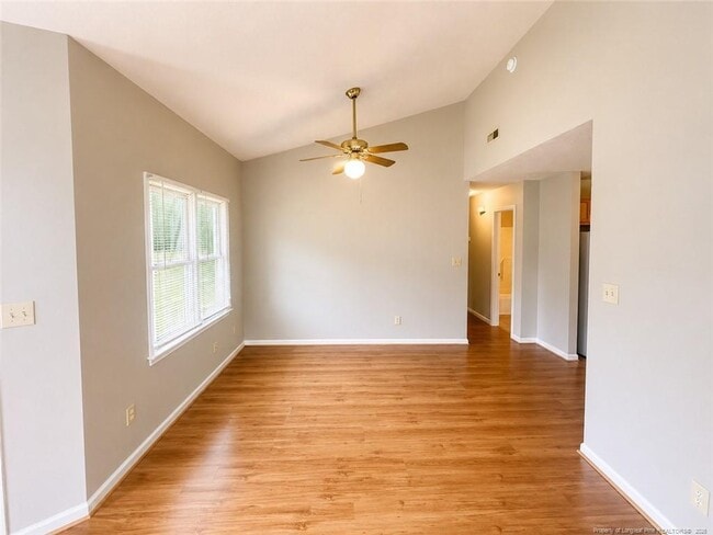 Foto del edificio - 633 Winthrop Ct