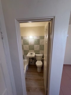 Foto del edificio - 112 S Eucalyptus Ave