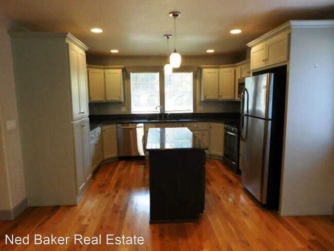 Building Photo - 3 br, 2 bath House - 575 Browning Ave. SE