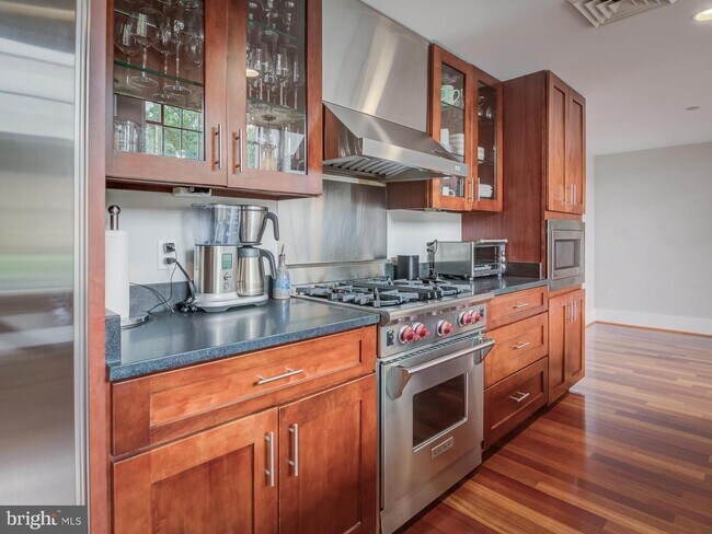 Foto del edificio - 1600 Clarendon Blvd