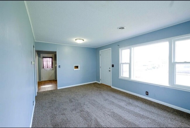 Building Photo - 504 Rahm St