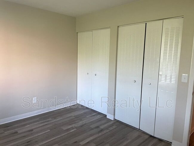 Foto del edificio - 2102 Tower Blvd