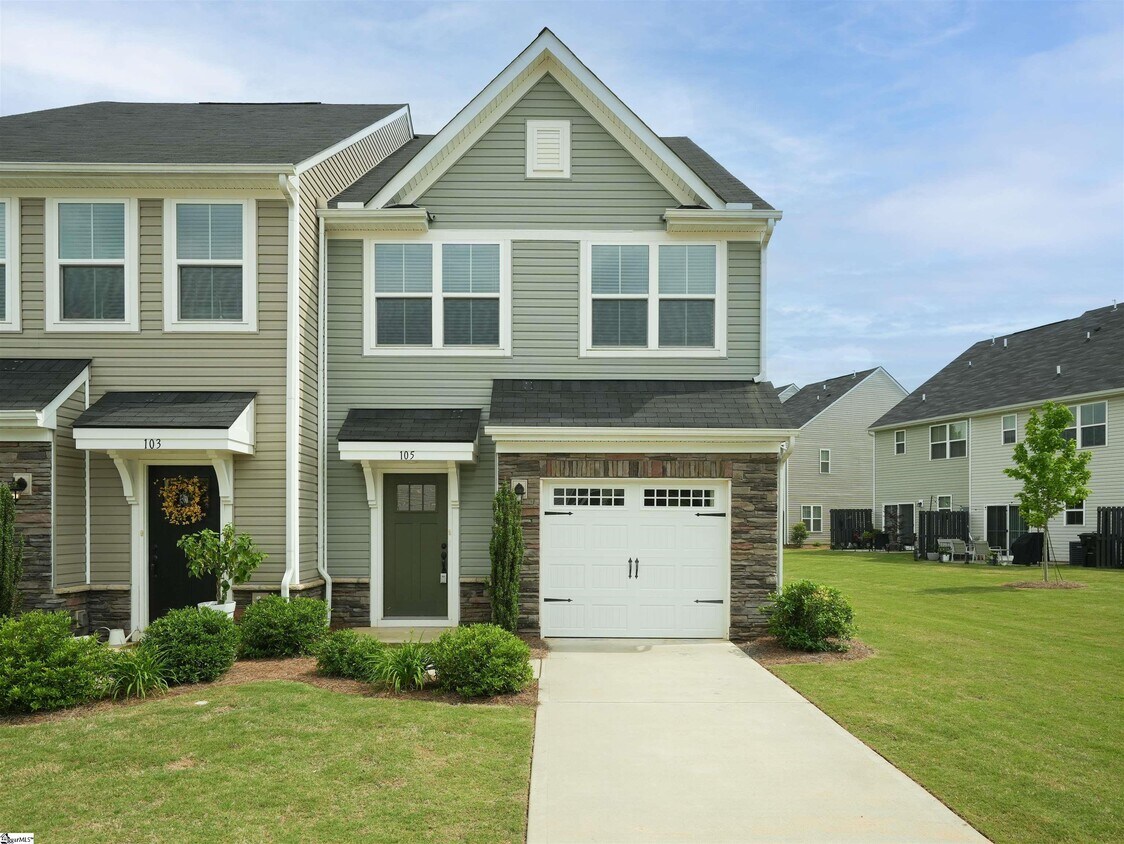 Primary Photo - 105 Mallow Dr