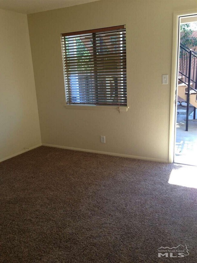 Building Photo - 720 Plumas St