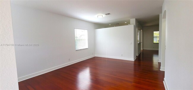 Building Photo - 4451 Laurel Pl