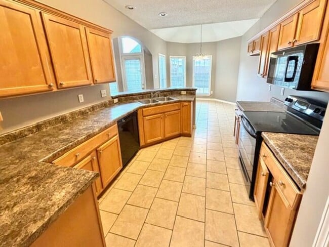 Building Photo - 3 Bedroom 2.5 bath with Loft Space Home in Cordova with Loft!