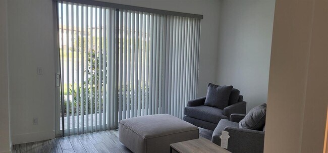 Foto del edificio - 12677 Machiavelli Way