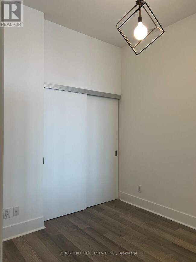 Photo du bâtiment - 32 Davenport Rd