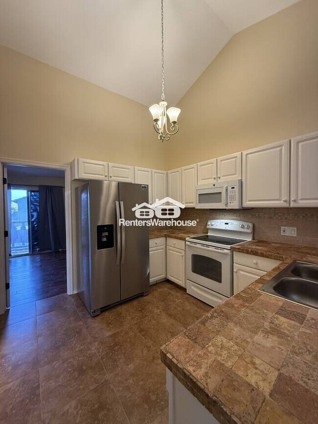 Foto del edificio - Cozy 2nd floor condo!