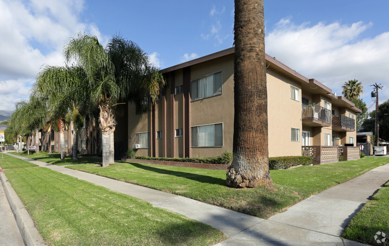 Primary Photo - Genevieve Apartments